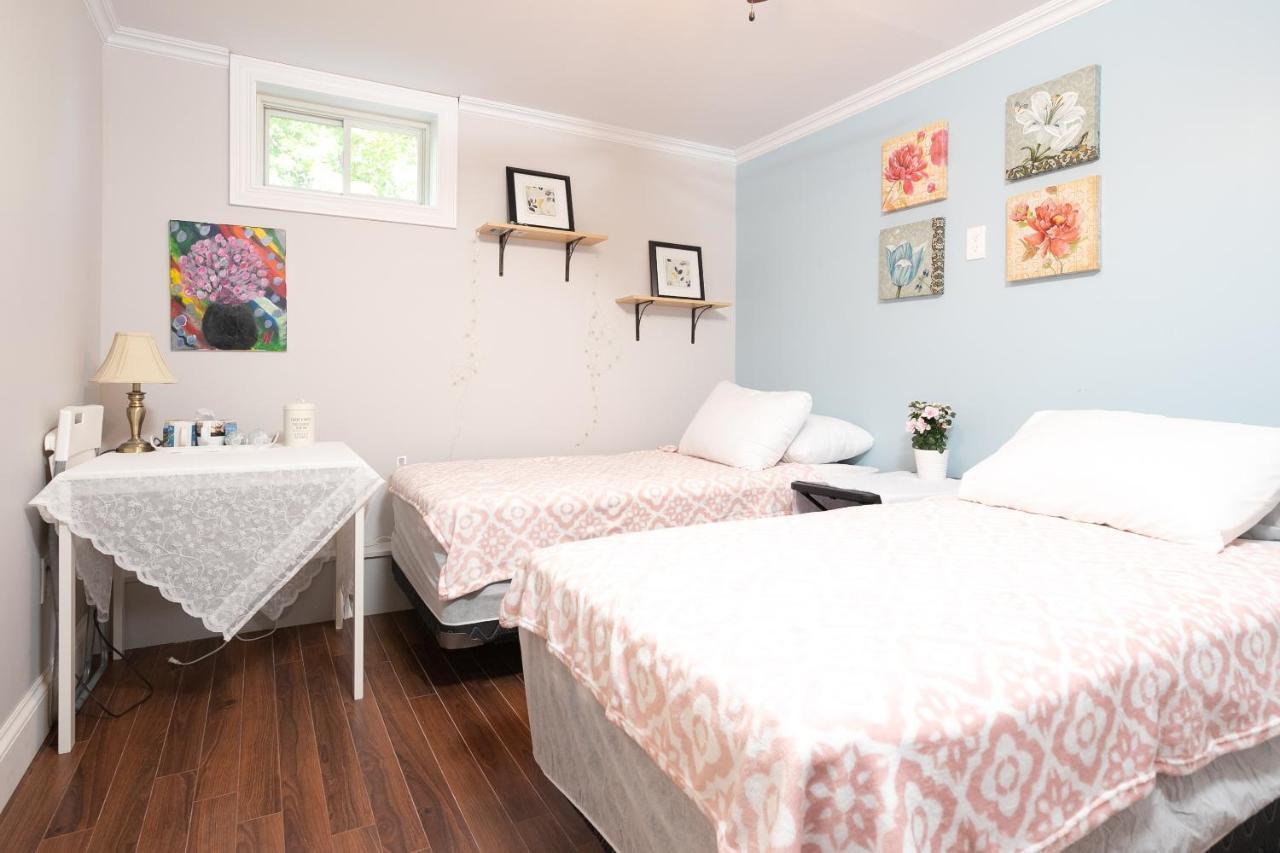 Hotel Lily'S Garden Charlottetown Esterno foto
