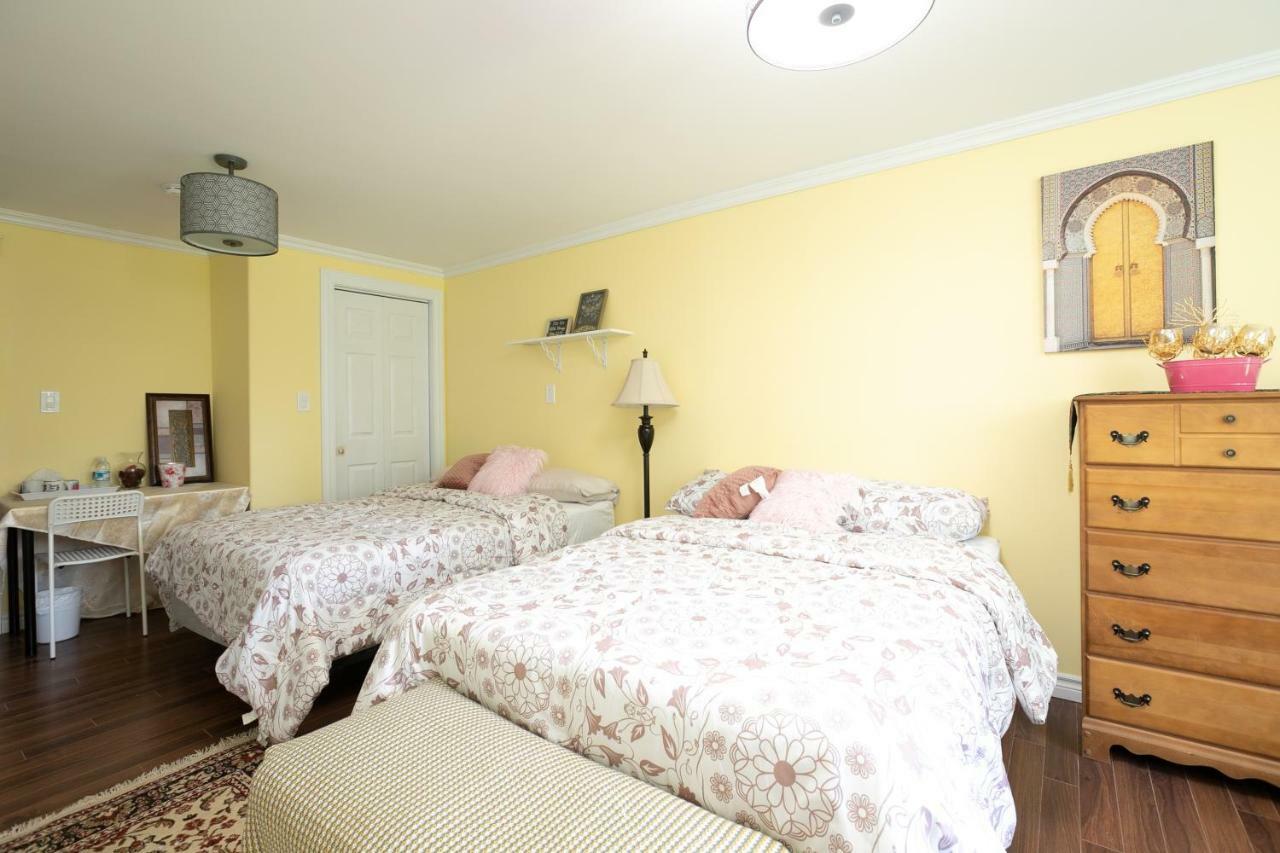 Hotel Lily'S Garden Charlottetown Esterno foto